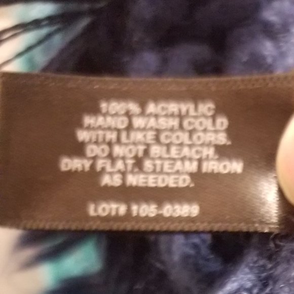 plush two-tone blue Mix It acrylic infinity scarf - Picture 8 of 9